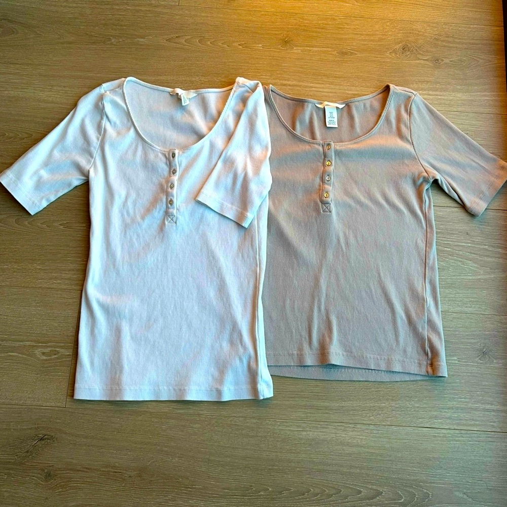 FREE WITH PURCHASE: 2 Pack H&M Short Sleeve Tops